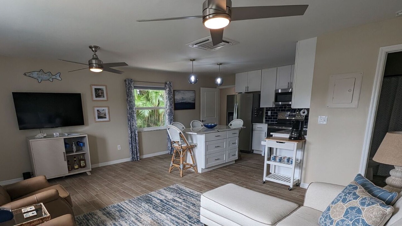 Photo of Livingroom in Saint James City