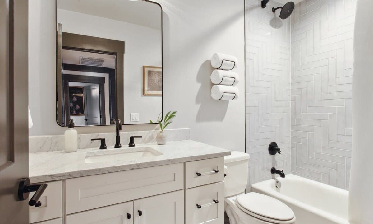 Photo of Bathroom in Old West Broad Neighborhood