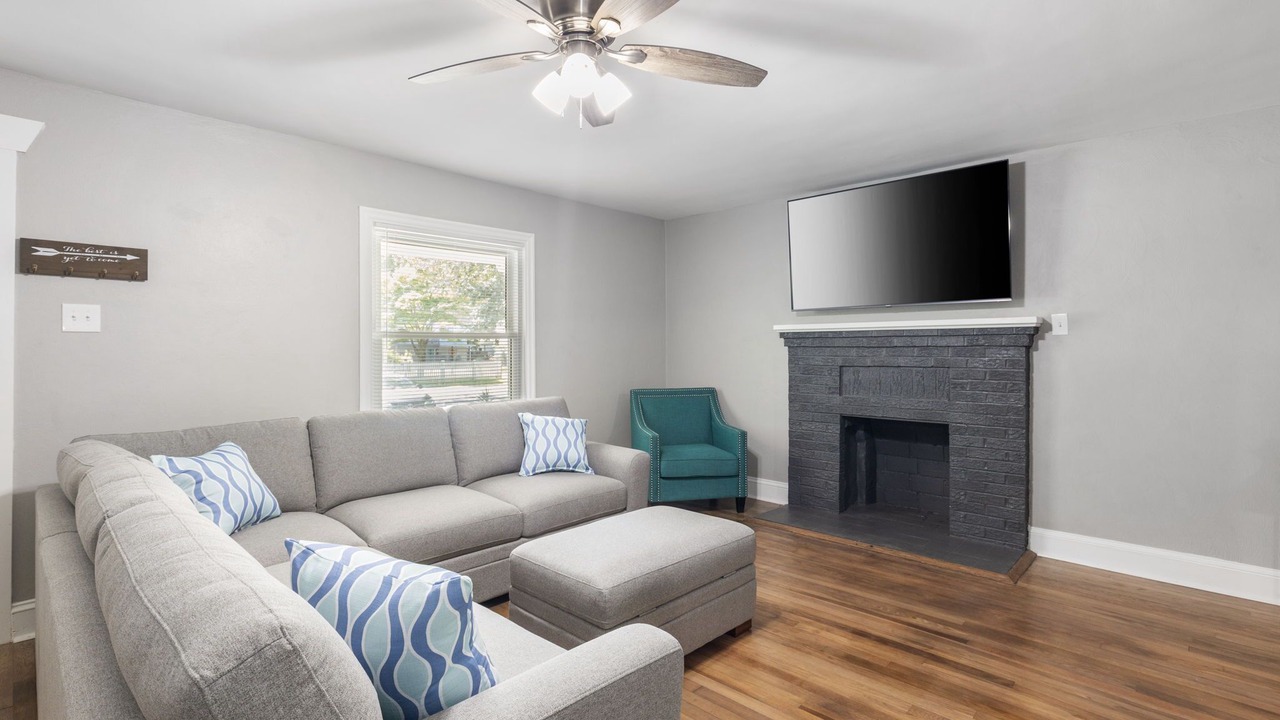 Photo of Livingroom in Buckroe Beach