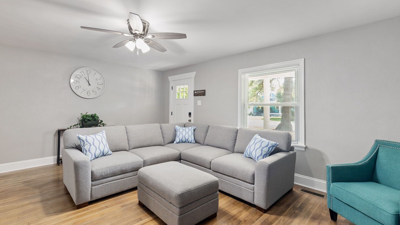 Photo of Livingroom in Buckroe Beach