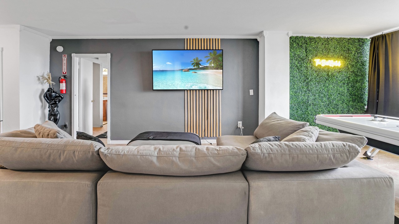 Photo of Livingroom in Galt Mile