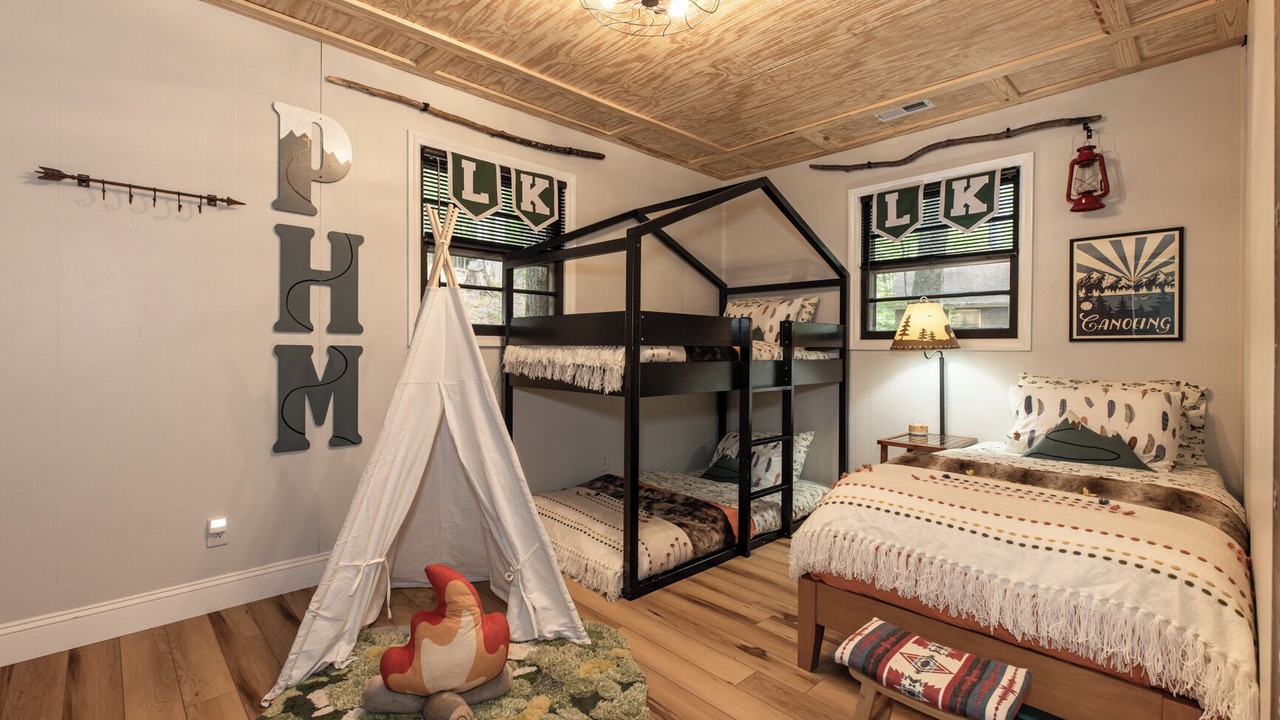 Photo of Bedroom in Deep Gap