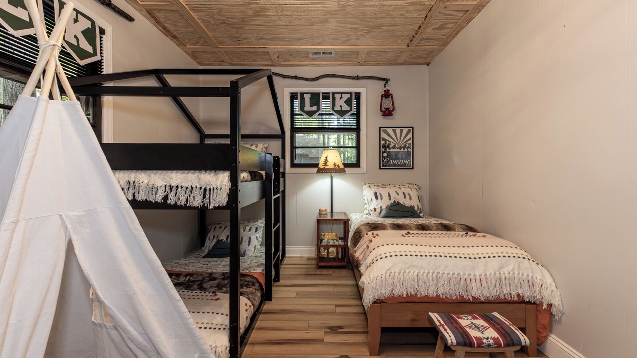 Photo of Bedroom in Deep Gap