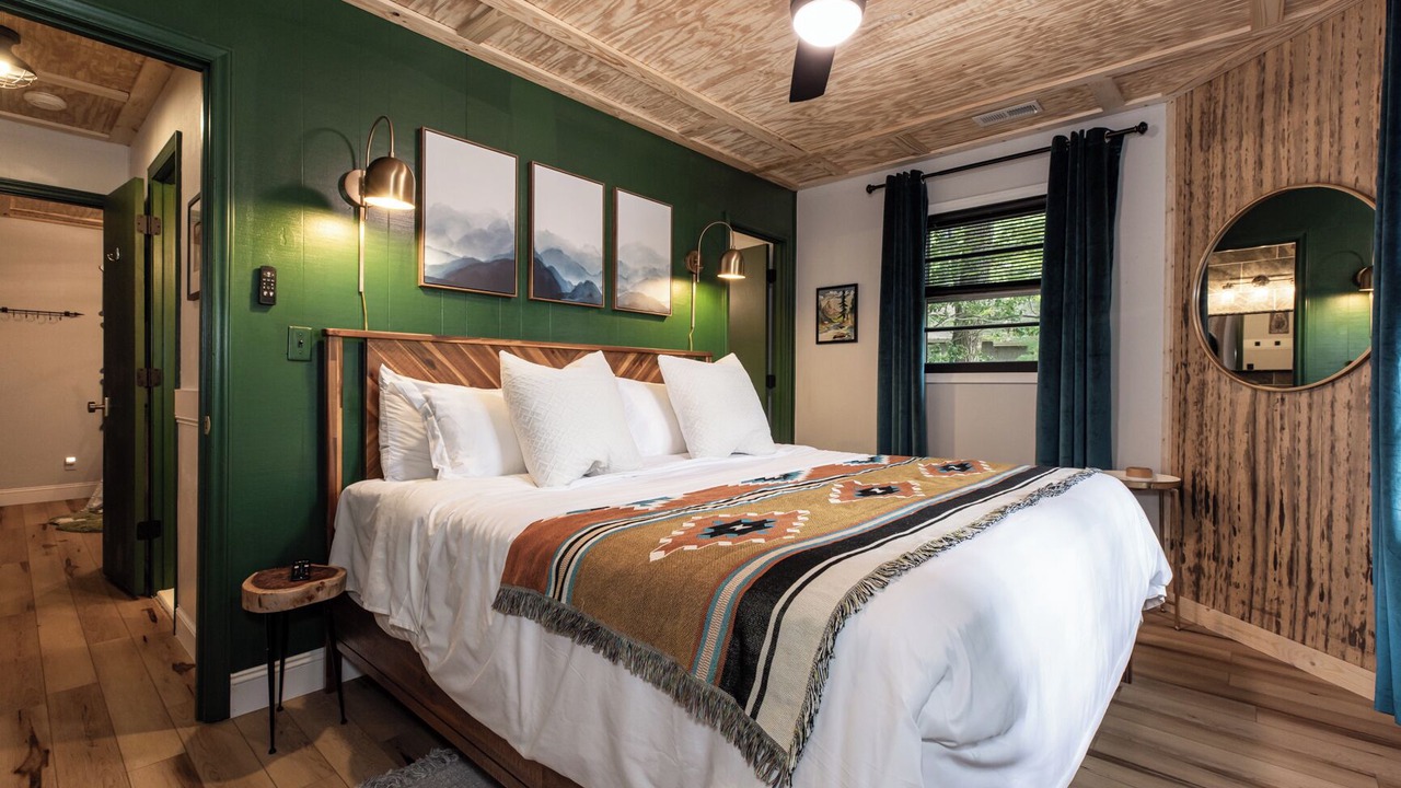 Photo of Bedroom in Deep Gap