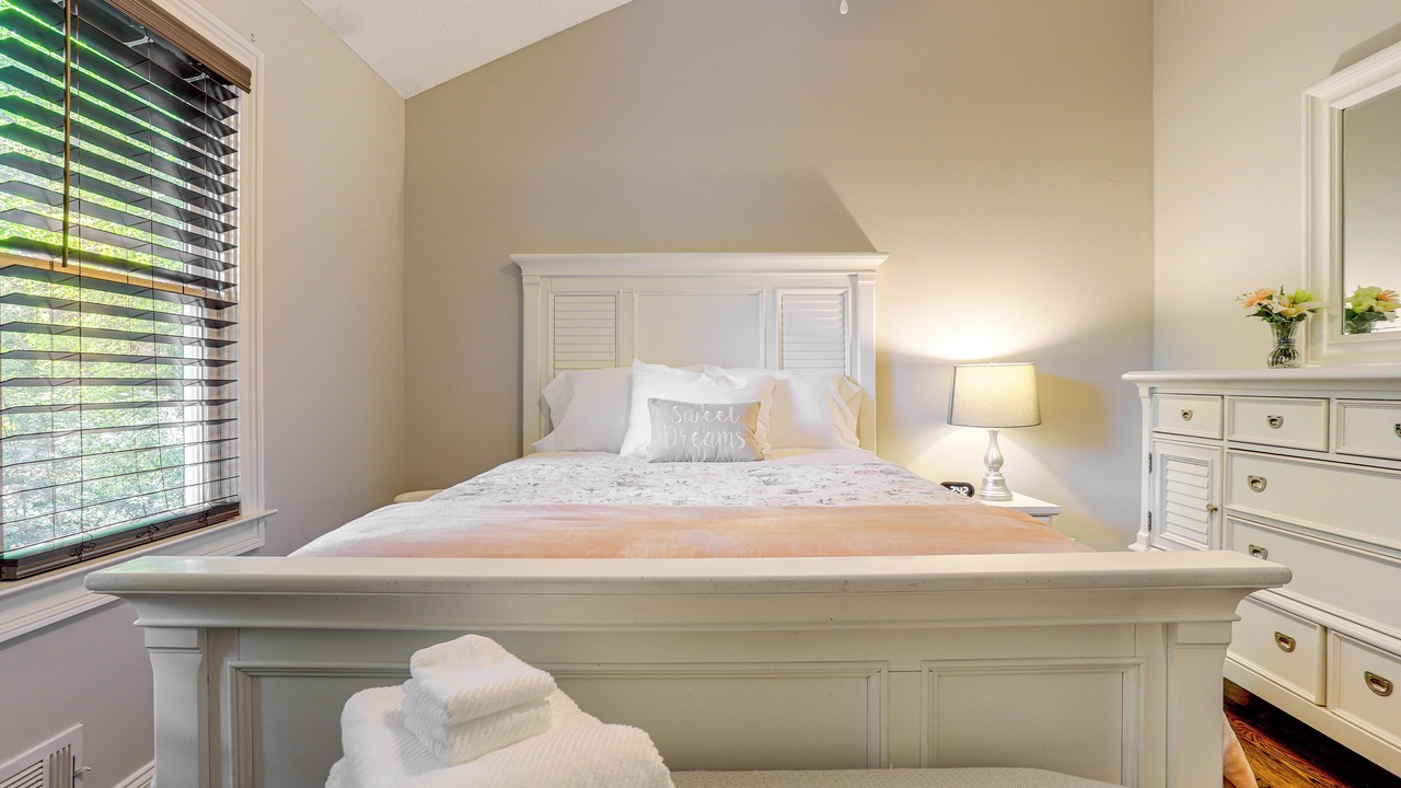 Photo of Bedroom in Dawsonville