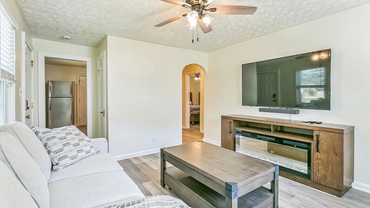 Photo of Livingroom in Newport News