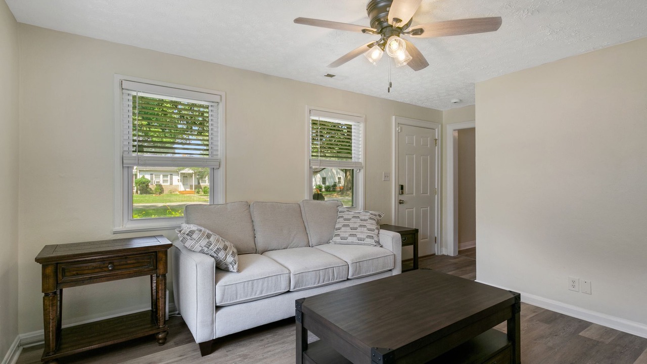 Photo of Livingroom in Newport News