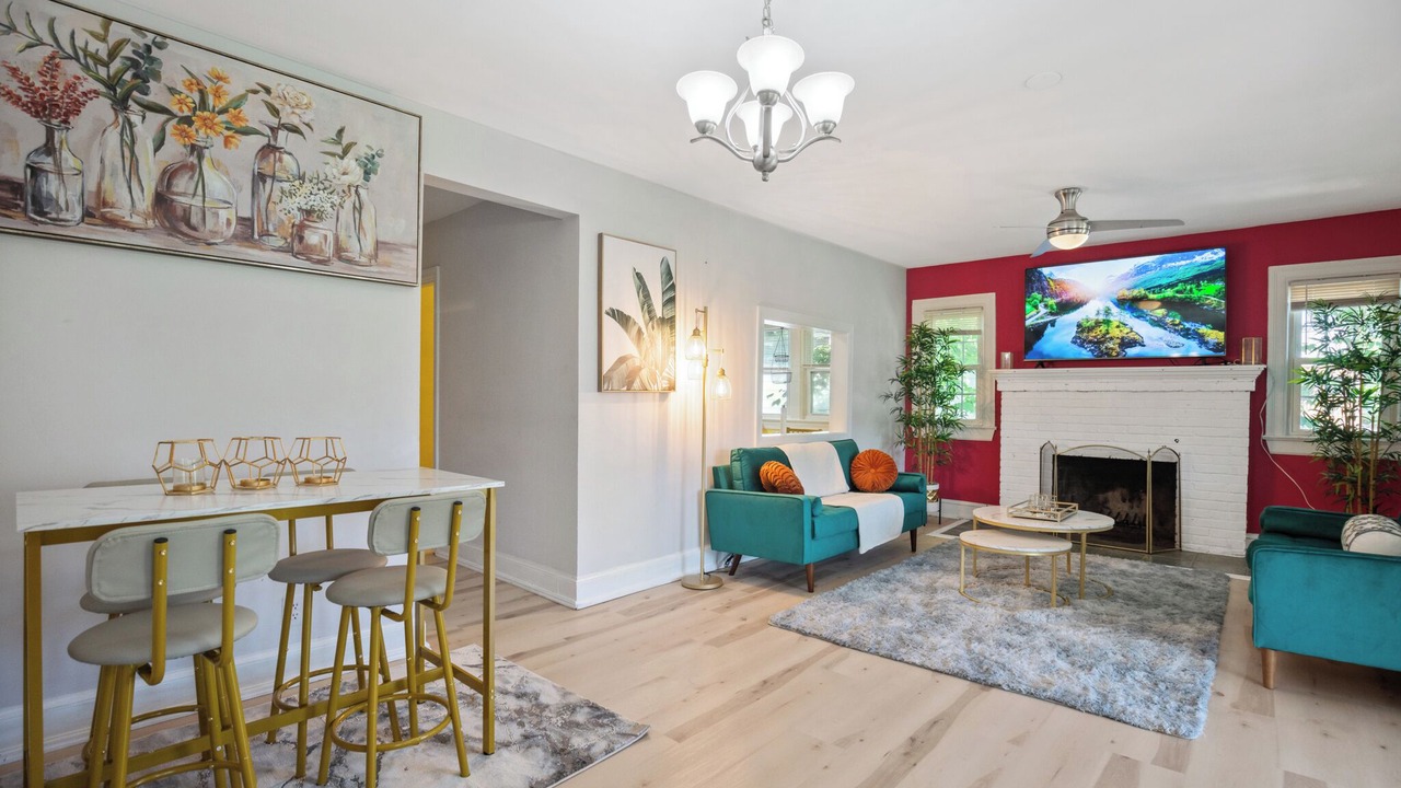 Photo of Livingroom in Takoma Park