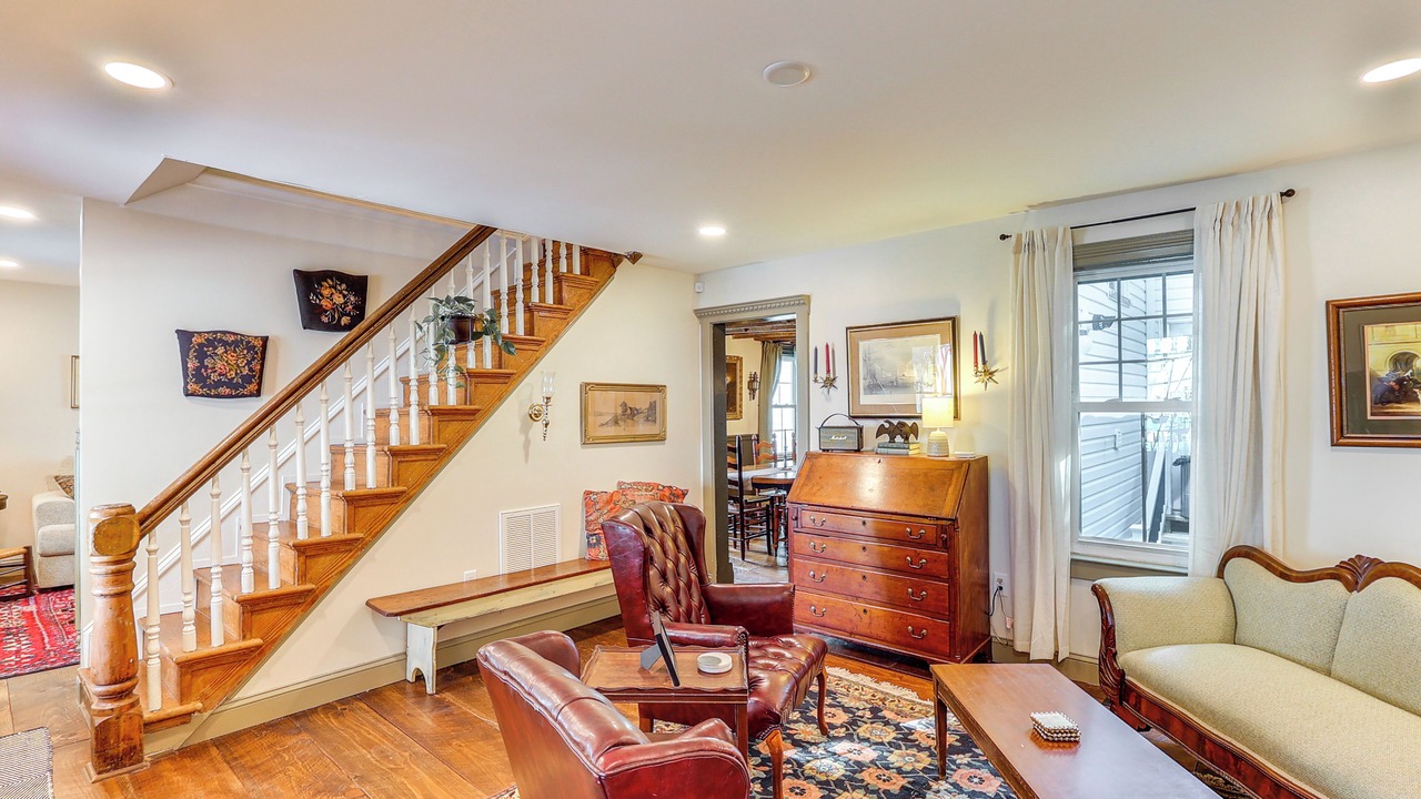 Photo of Livingroom in Milton