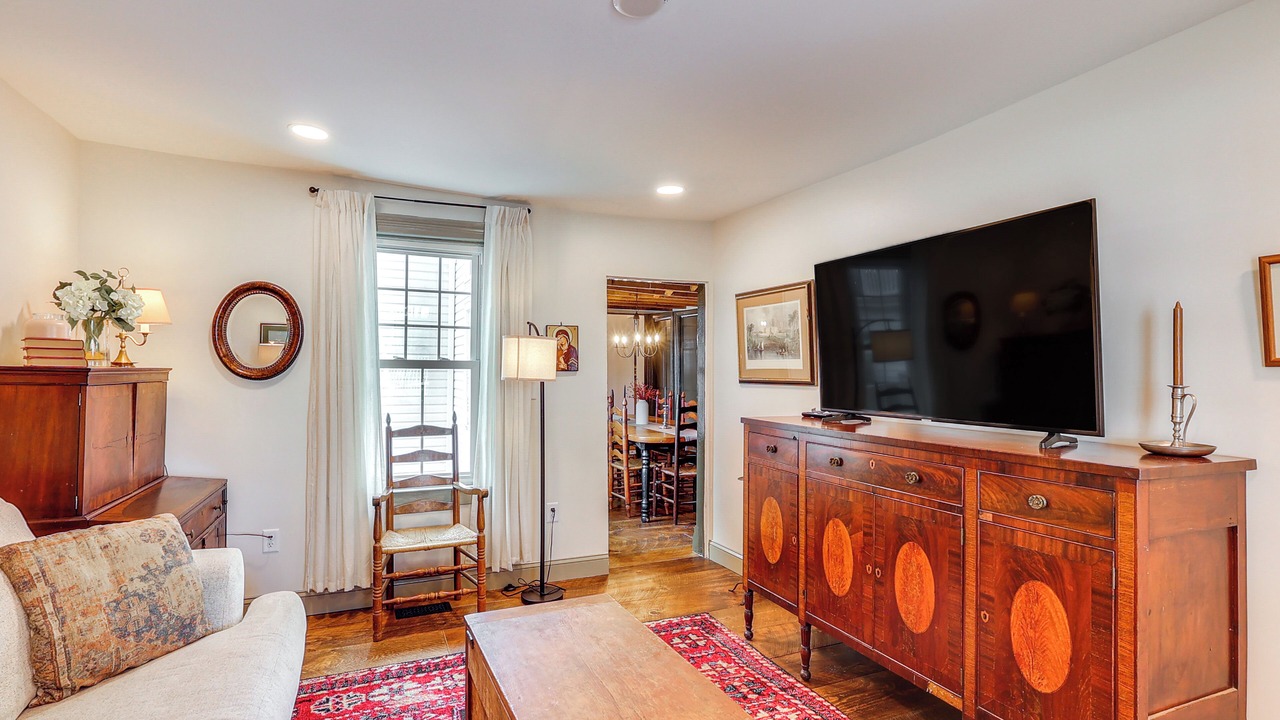 Photo of Livingroom in Milton