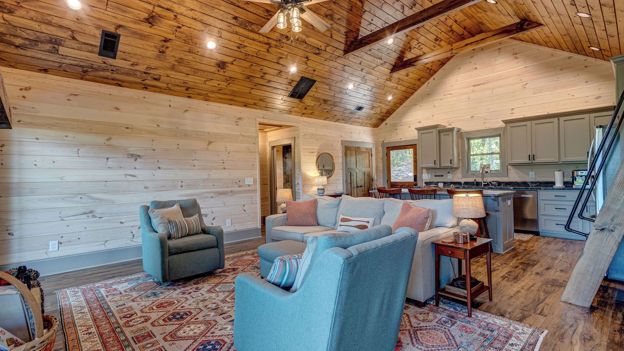 Photo of Livingroom in Clarkesville