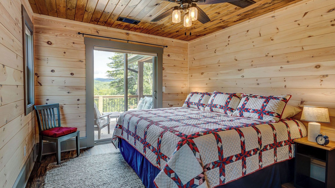 Photo of Bedroom in Clarkesville