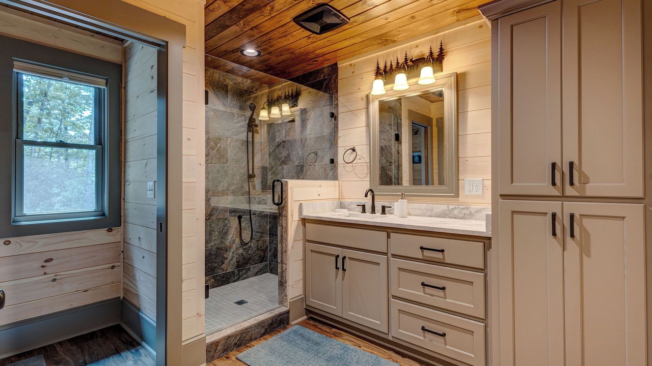 Photo of Bathroom in Clarkesville