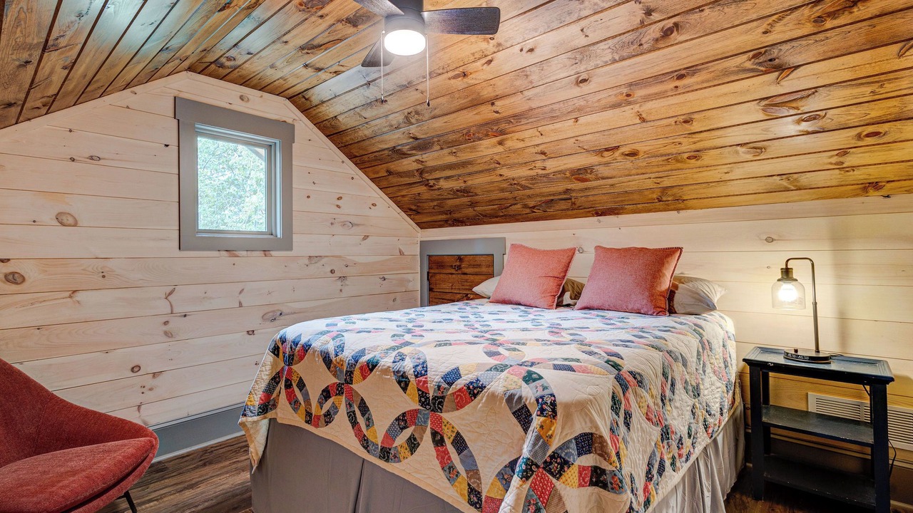 Photo of Bedroom in Clarkesville