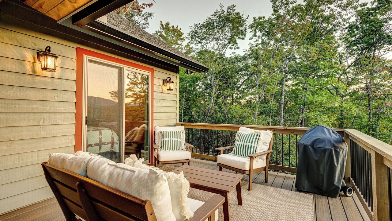 Photo of Patio Balcony in Clarkesville