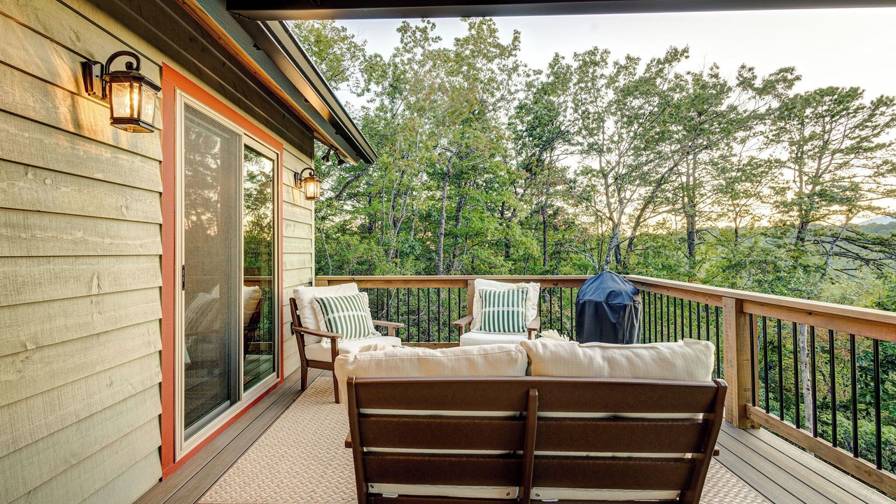 Photo of Patio Balcony in Clarkesville