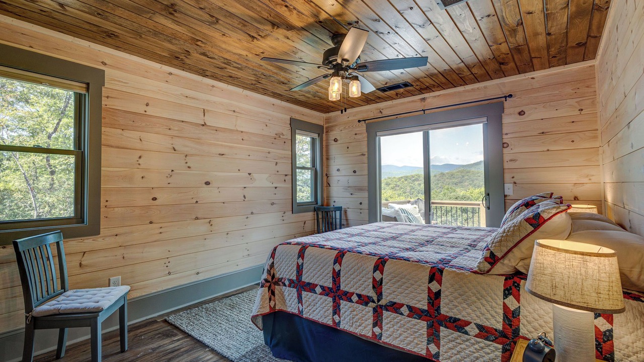 Photo of Bedroom in Clarkesville
