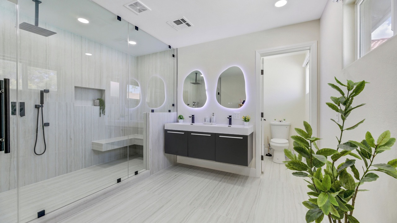 Photo of Bathroom in Quail Estates West