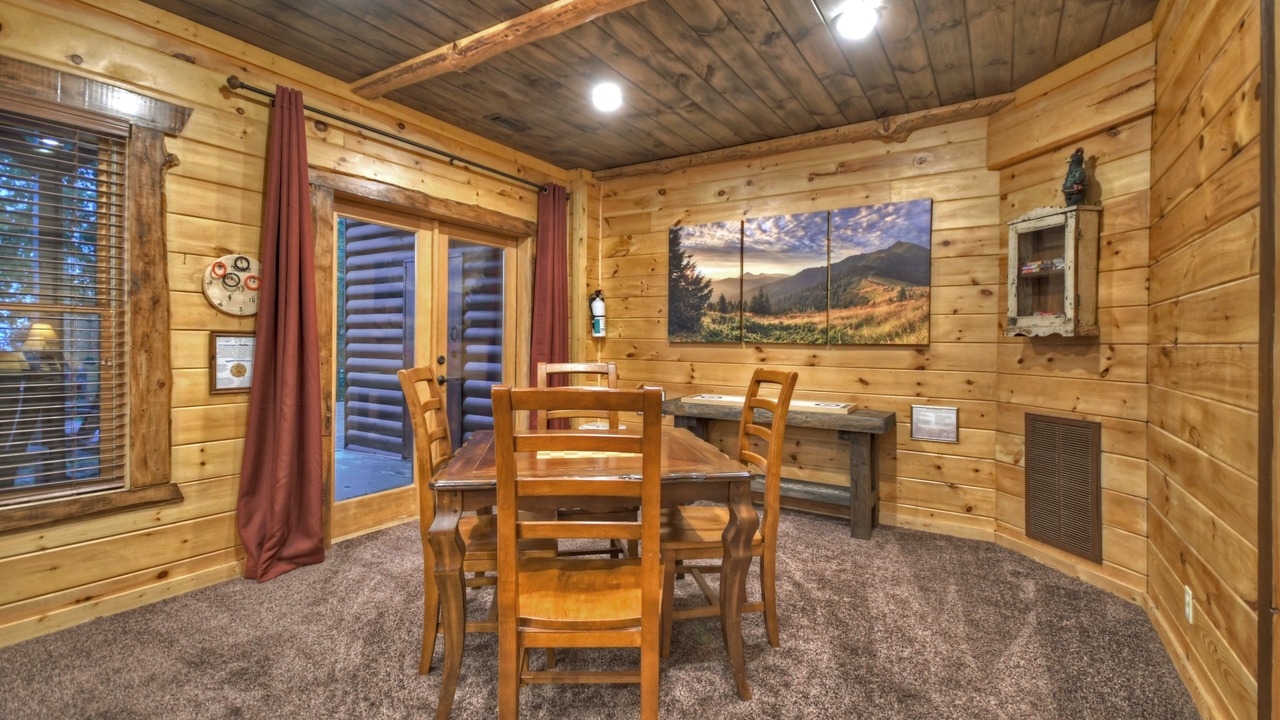 Photo of Bedroom in Raccoon Ridge