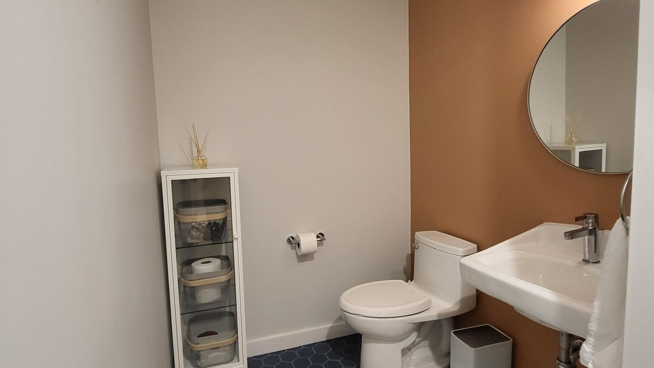 Photo of Bathroom in Central Business District