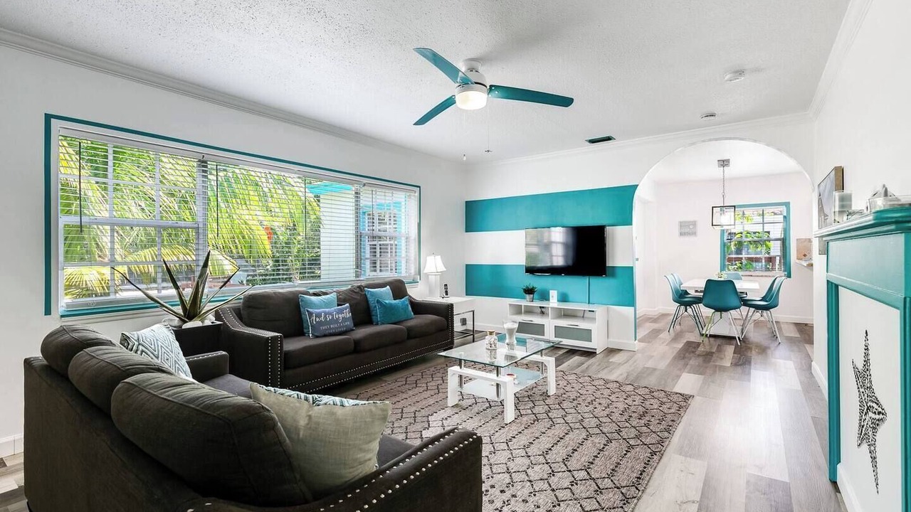 Photo of Livingroom in Downtown Hollywood