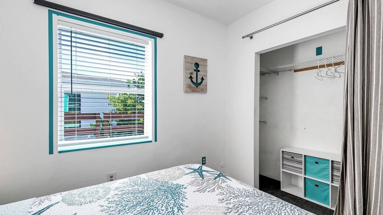 Photo of Bedroom in Downtown Hollywood