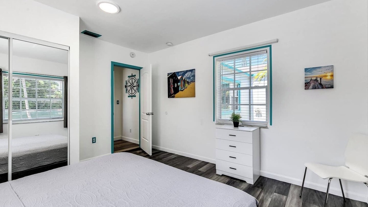 Photo of Bedroom in Downtown Hollywood