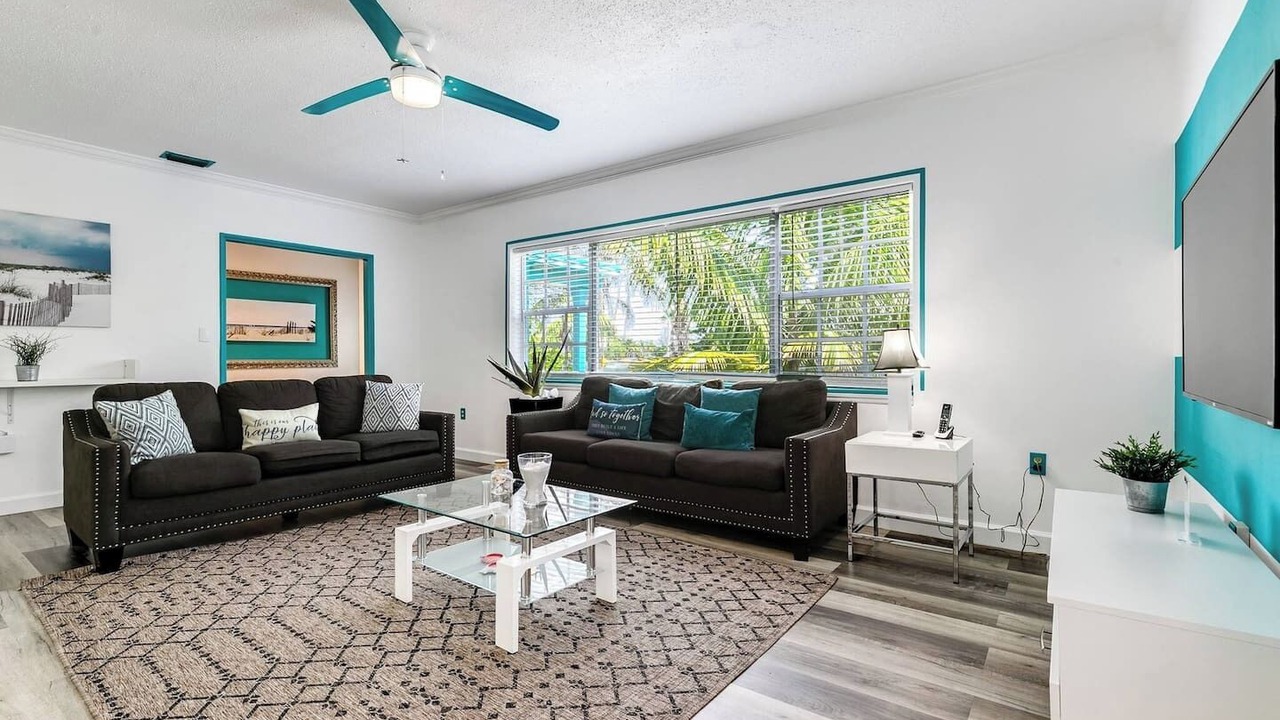 Photo of Livingroom in Downtown Hollywood