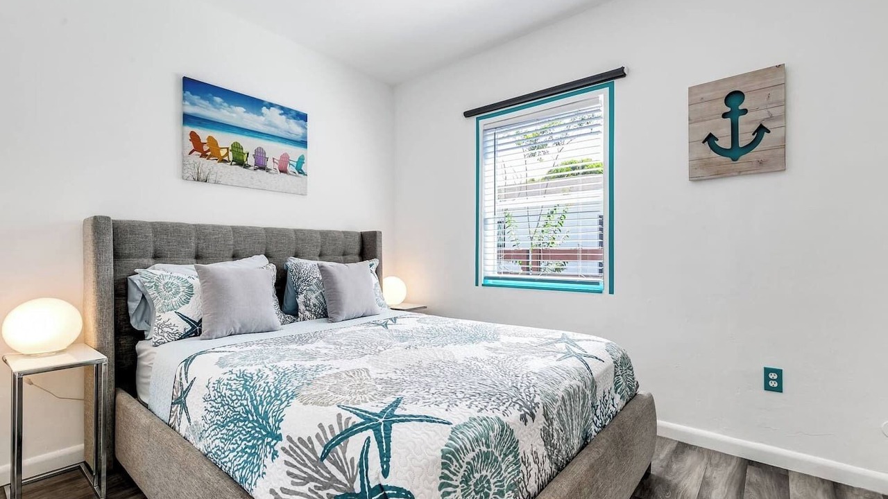Photo of Bedroom in Downtown Hollywood