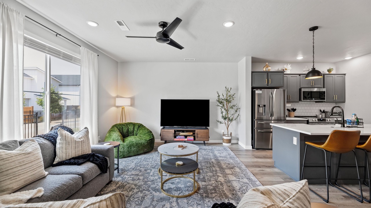 Photo of Livingroom in Southwest Ada County Alliance