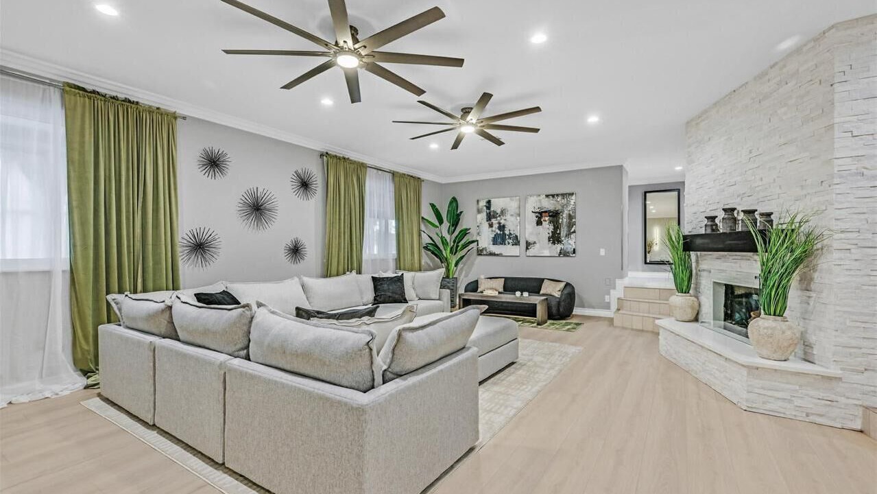 Photo of Livingroom in Foothills