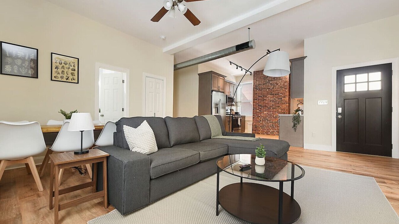 Photo of Livingroom in Point Breeze North