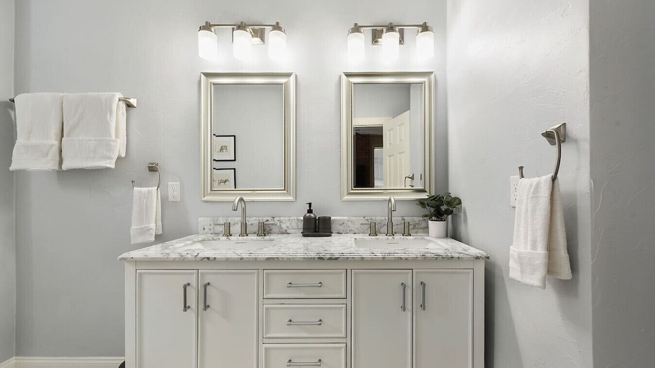 Photo of Bathroom in Point Breeze North