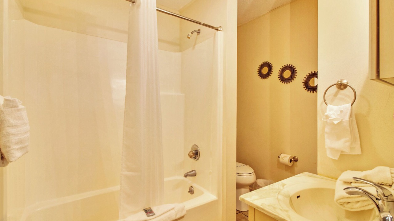 Photo of Bathroom in Lake Tansi