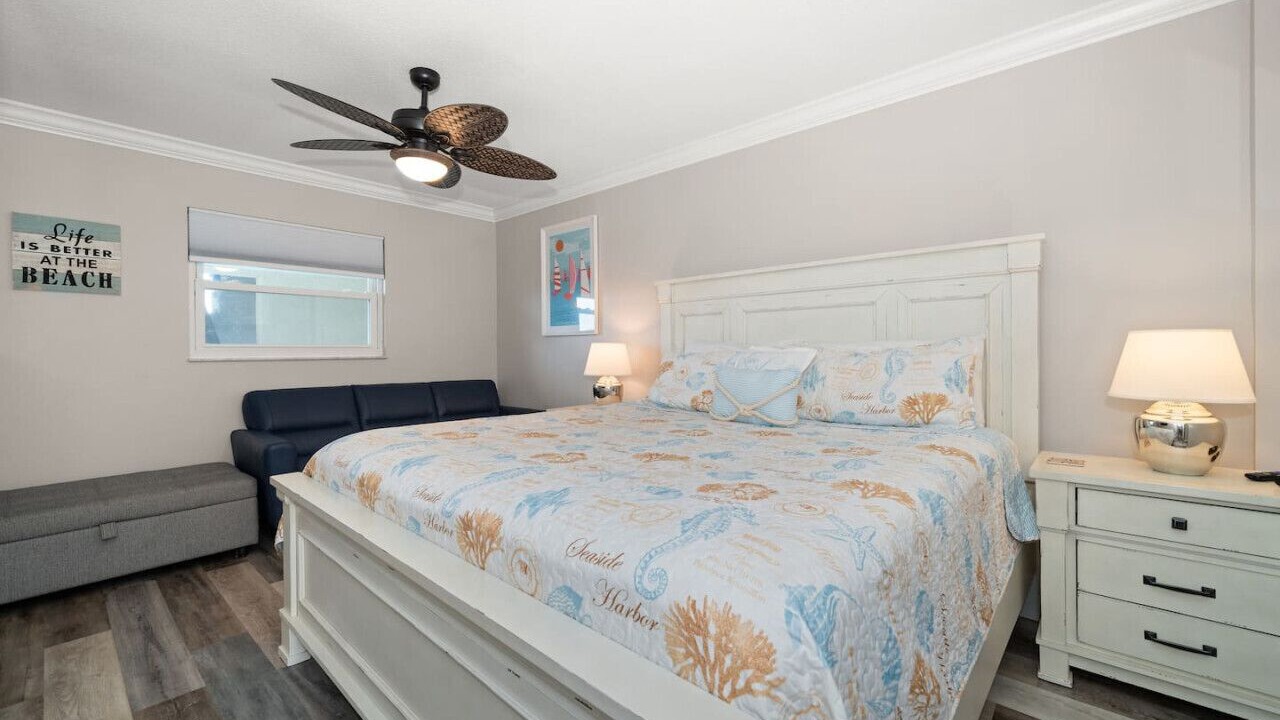Photo of Bedroom in Redington Shores