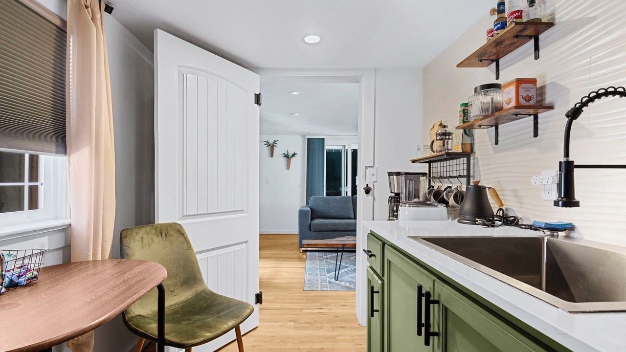 Photo of Kitchen in Depot Bench