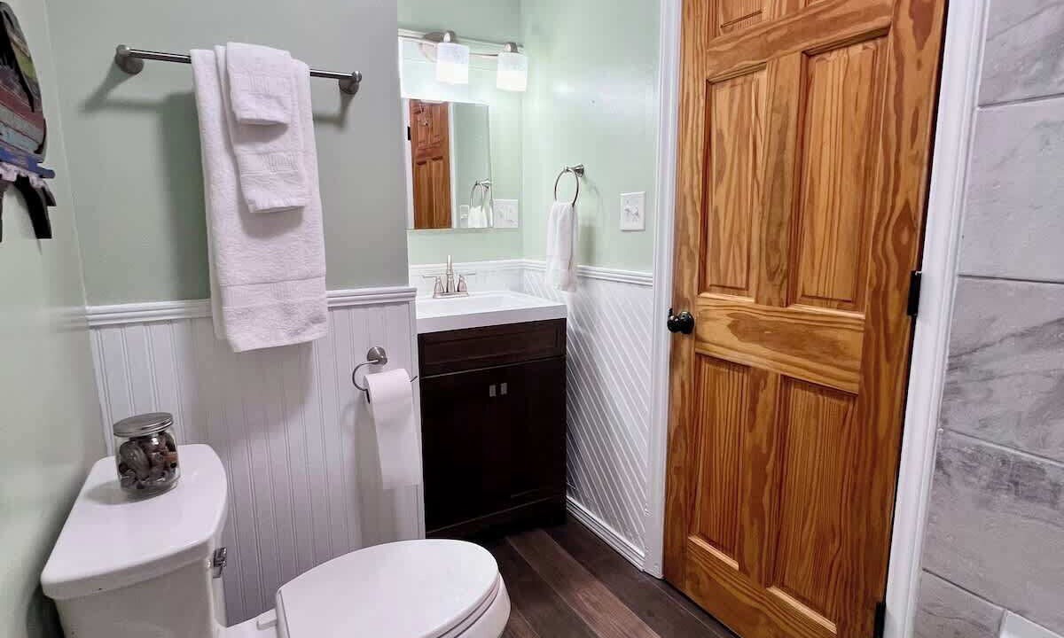 Photo of Bathroom in Manteo