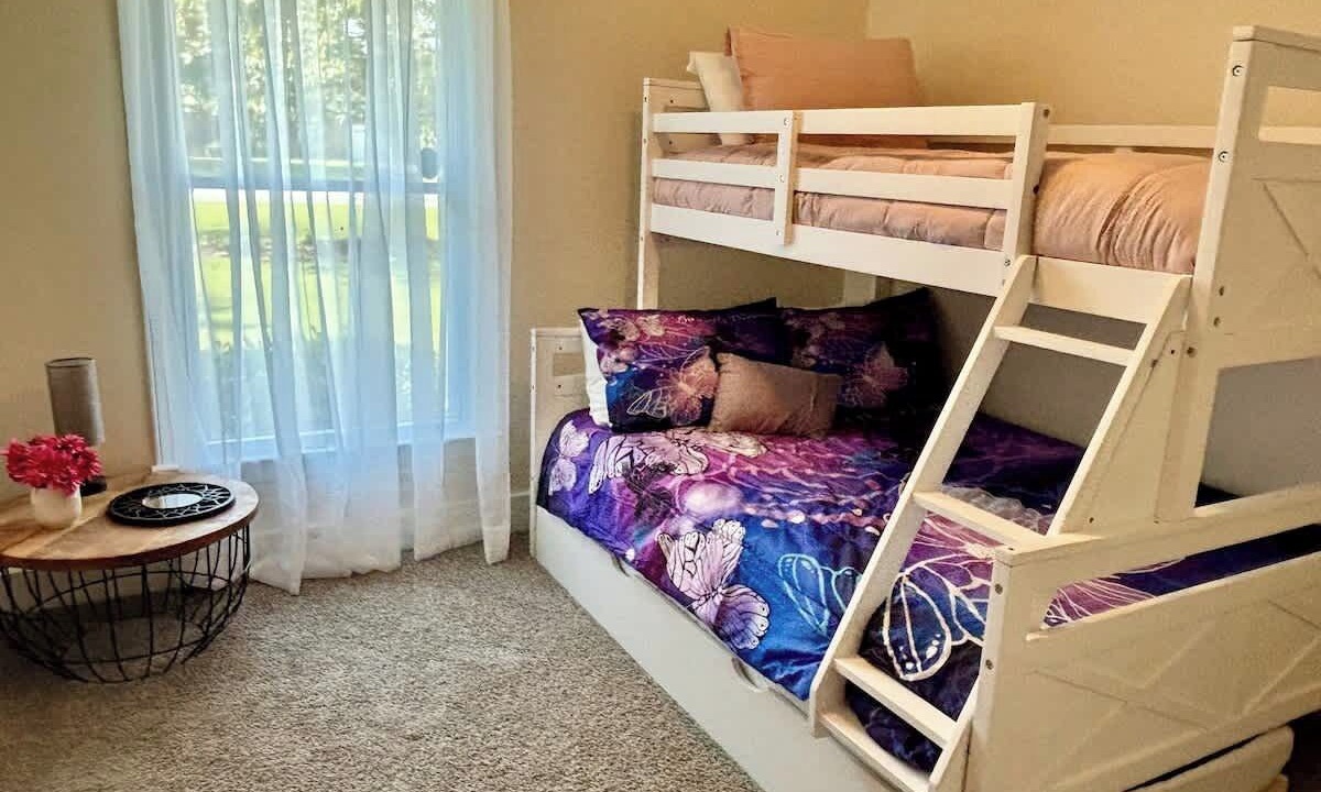 Photo of Bedroom in Manteo