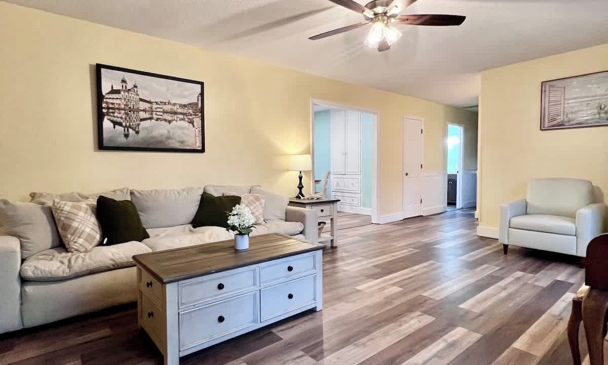 Photo of Livingroom in Manteo