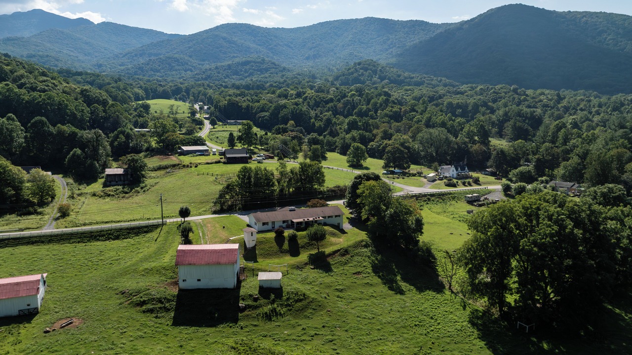 Photo of Outdoor in Bakersville