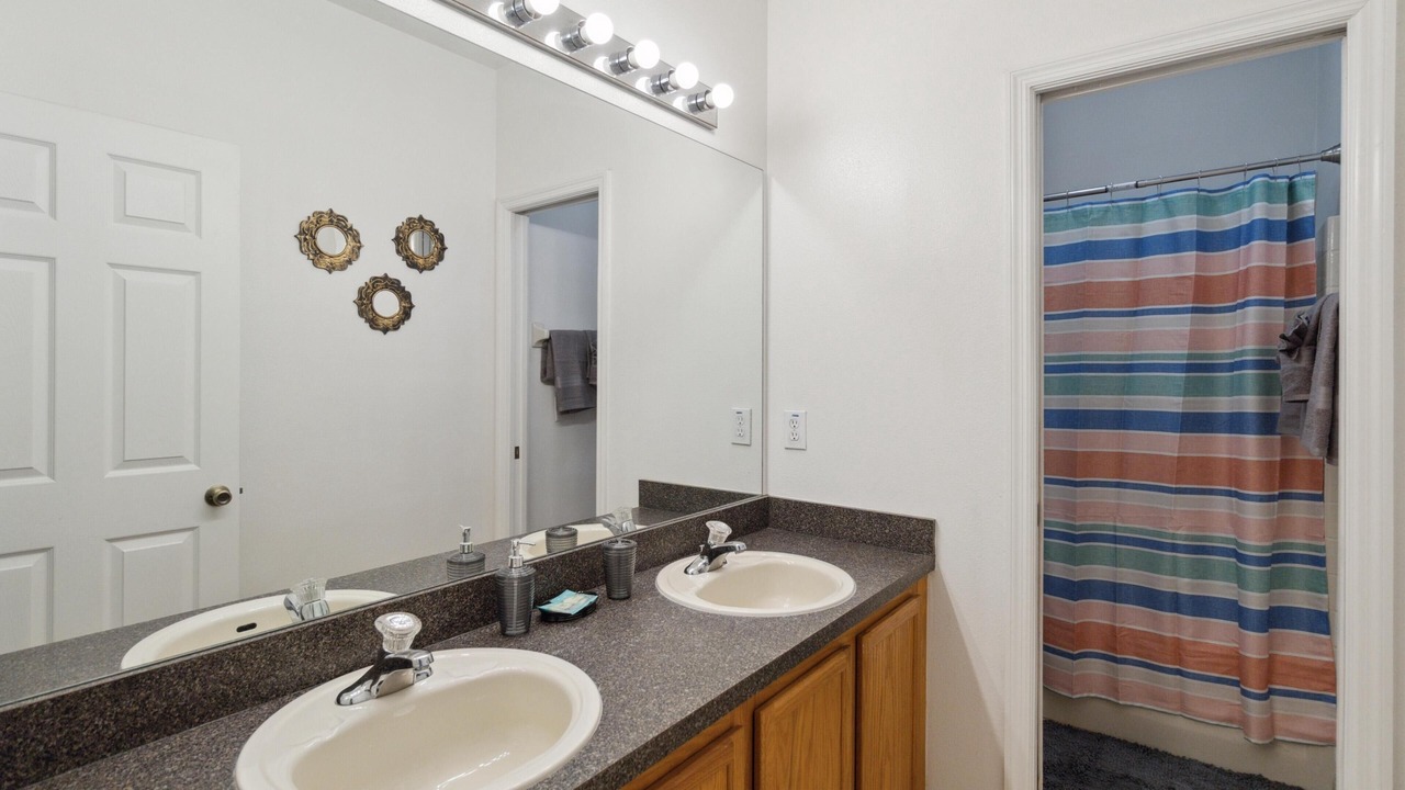 Photo of Bathroom in Sunset Ridge