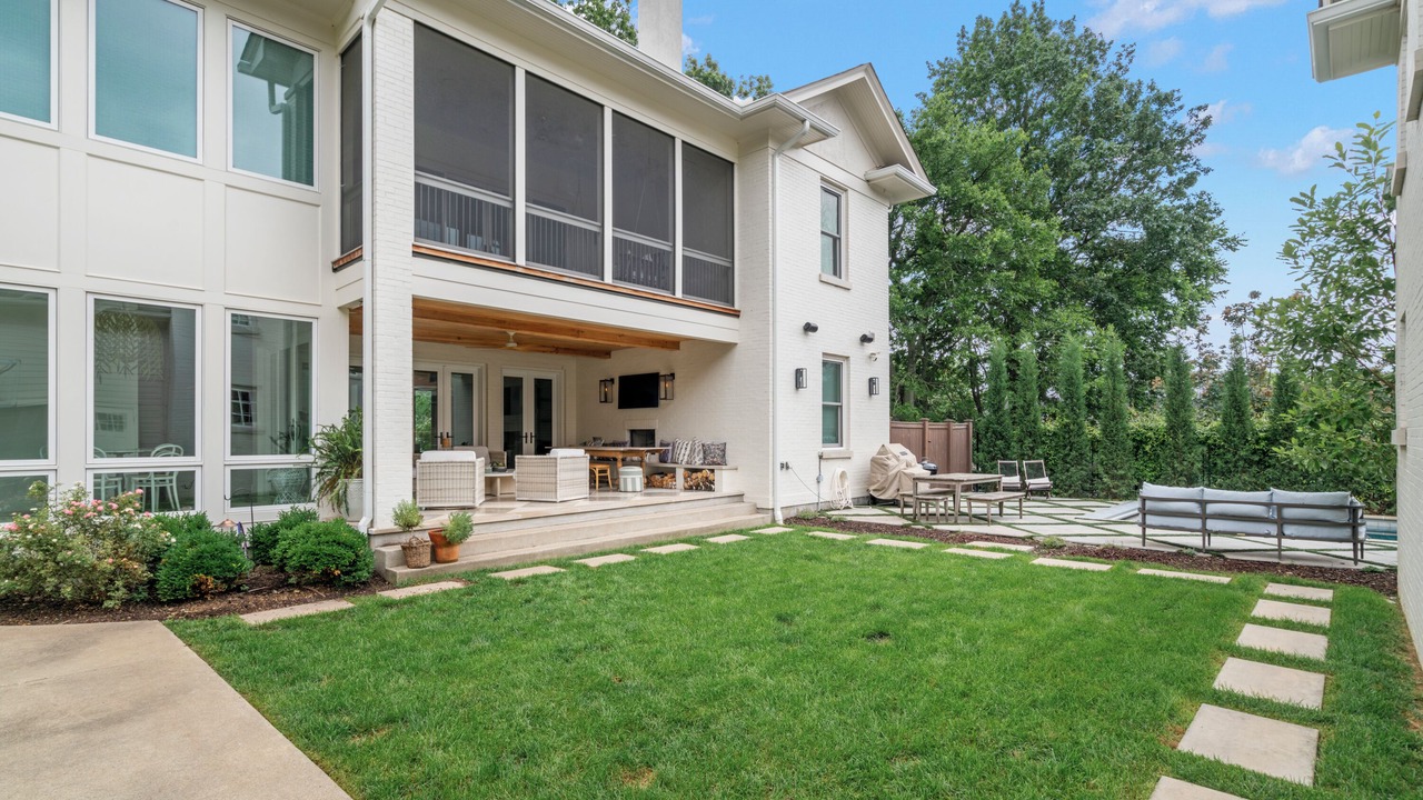 Photo of Outdoor in Belmont - Hillsboro