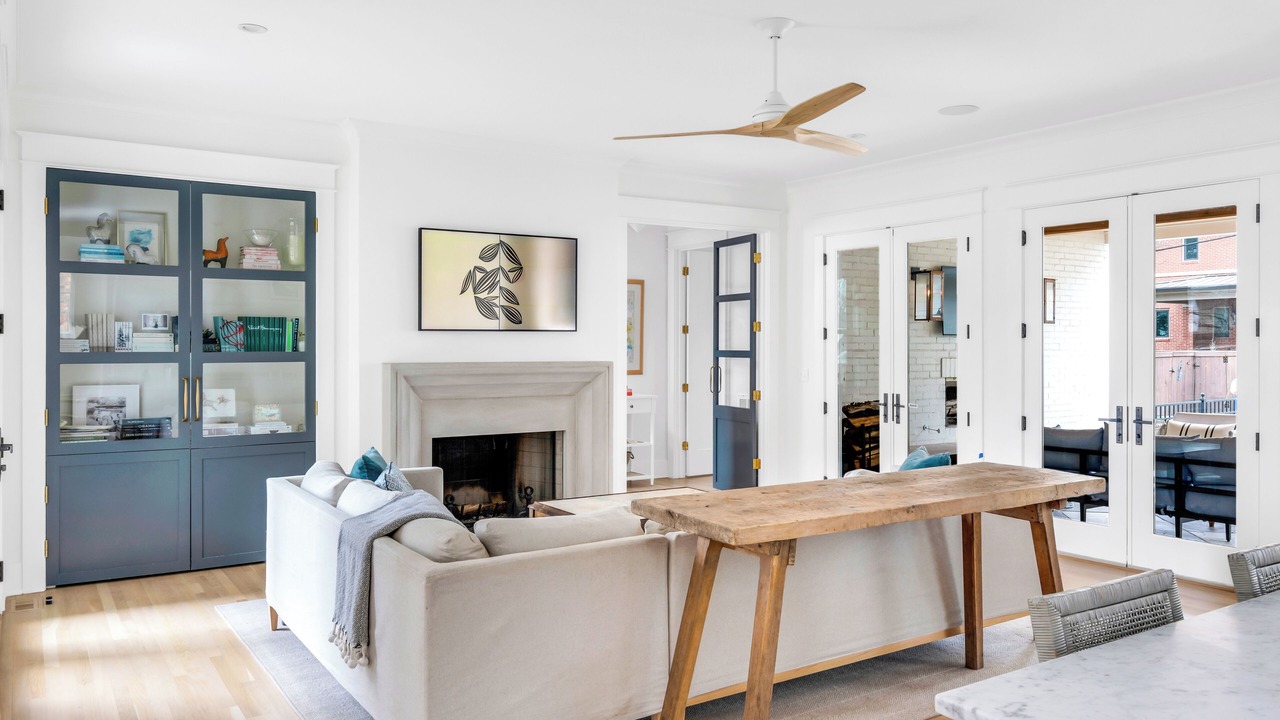 Photo of Livingroom in Belmont - Hillsboro