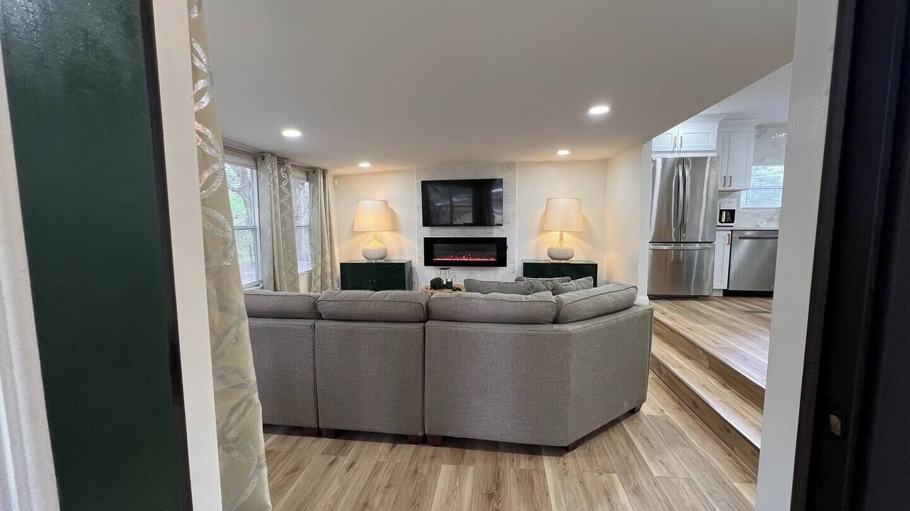 Photo of Livingroom in Candler