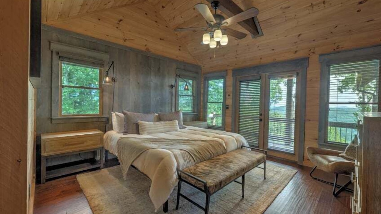 Photo of Bedroom in Raccoon Ridge