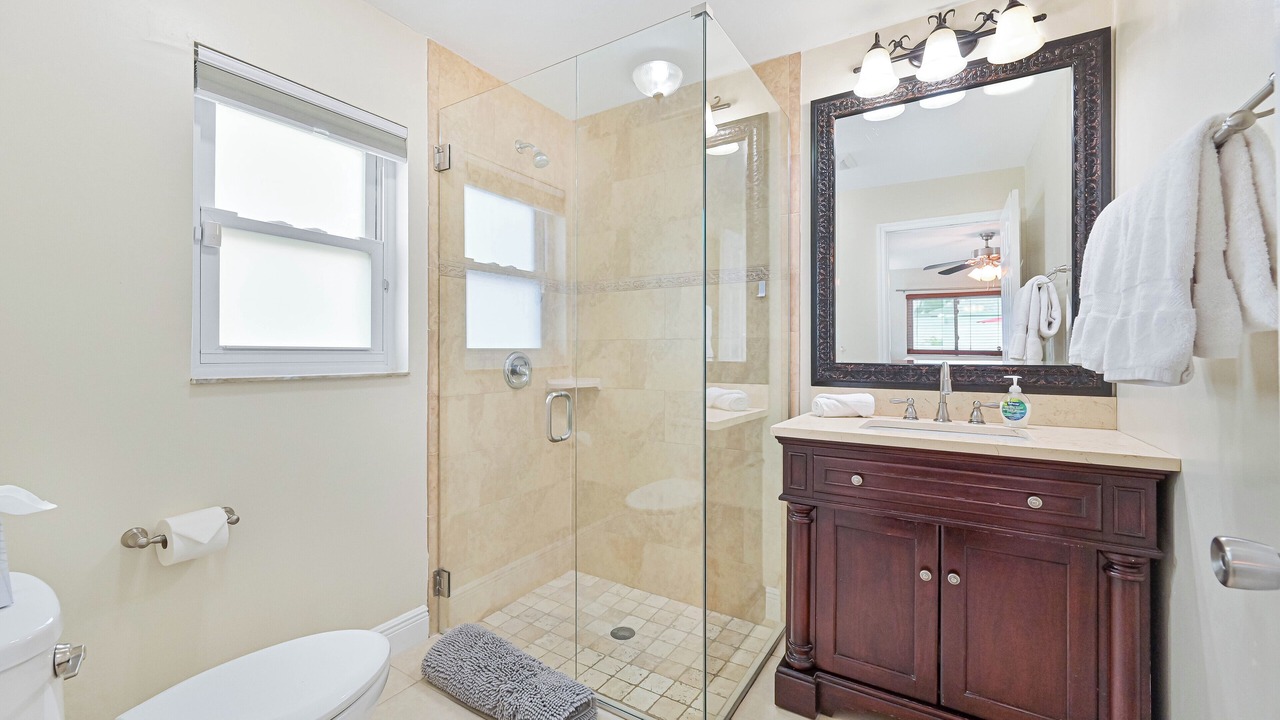 Photo of Bathroom in San Carlos Park