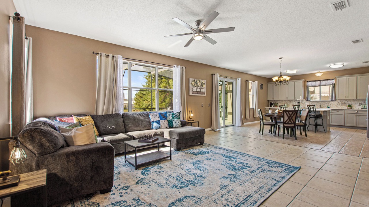 Photo of Livingroom in Windwood Bay