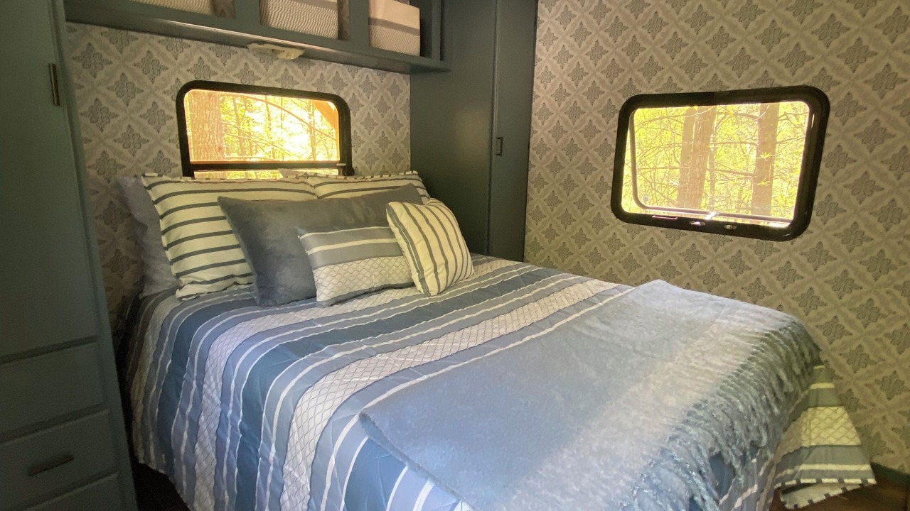 Photo of Bedroom in Deep Gap