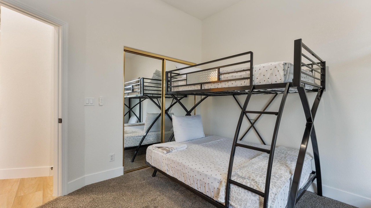 Photo of Bedroom in Canyon Gate