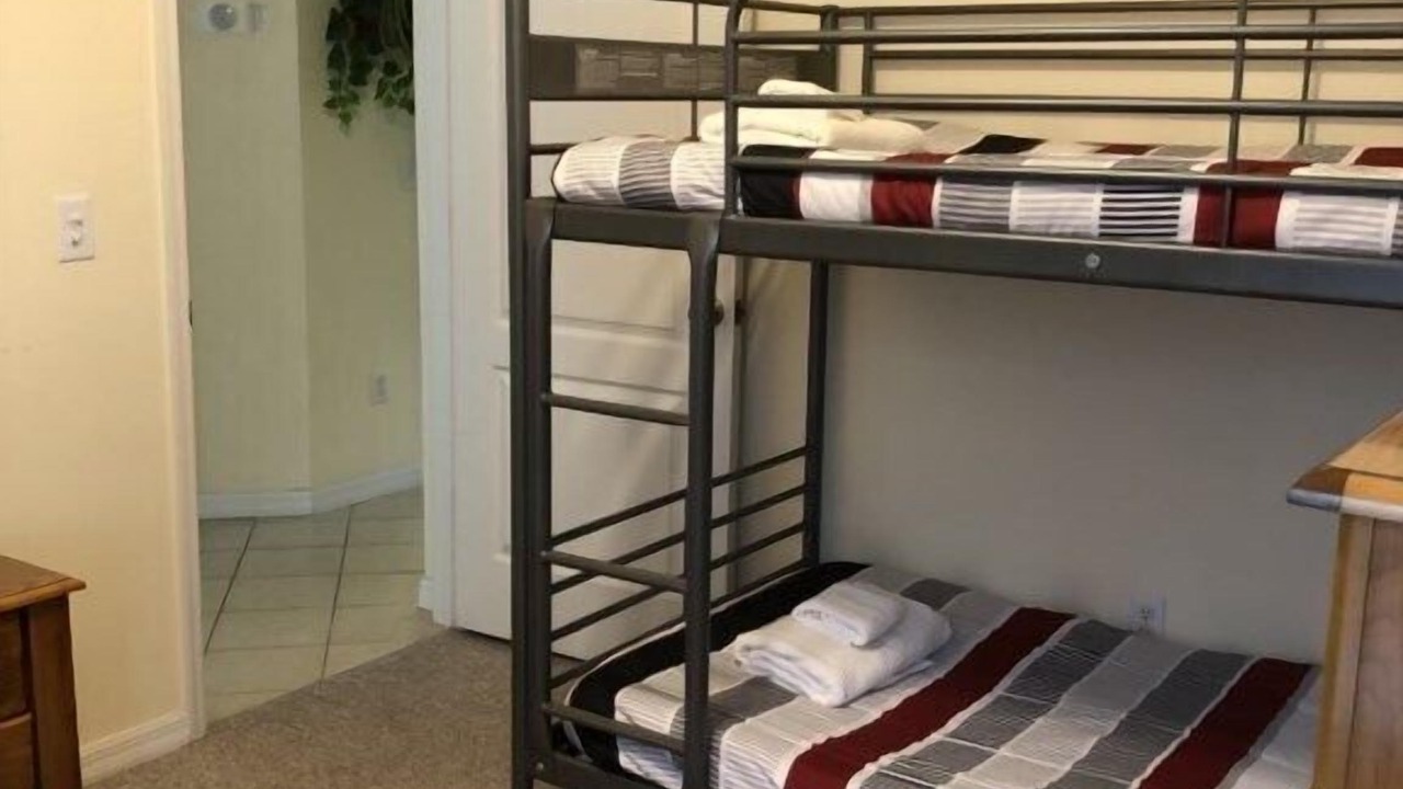 Photo of Bedroom in Lindfields